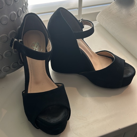 Suede navy wedges in size 4 - Picture 3 of 6